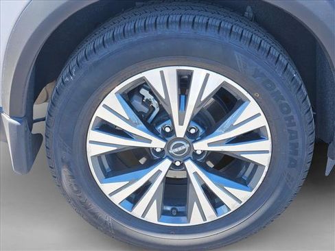Certified 2023 Nissan Rogue SV FWD image 15