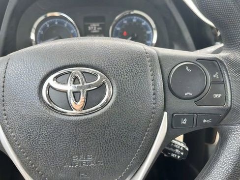 Used 2018 Toyota Corolla LE w/ LE Premium Package w/Moonroof image 25