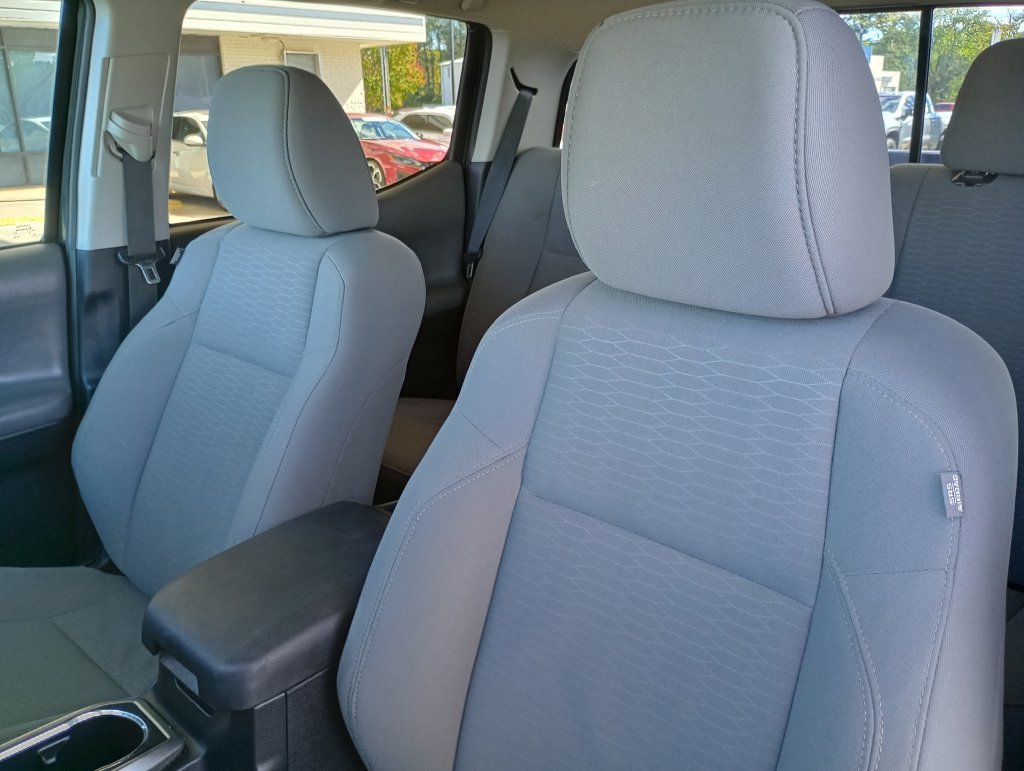 Used 2019 Toyota Tacoma SR5 AWD/4WD image 11
