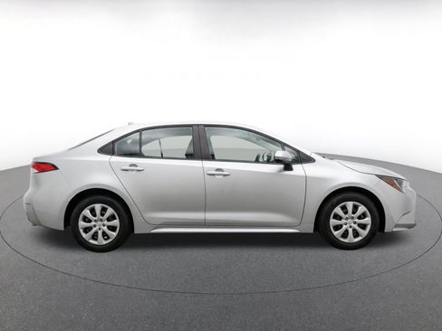 Used 2025 Toyota Corolla LE FWD image 10