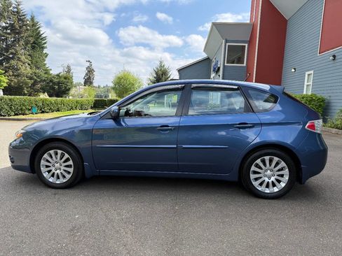 Used 2011 Subaru Impreza 2.5i Premium w/ PWR Moonroof Value Pkg AWD/4WD image 5