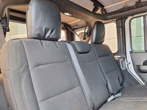 Used 2018 Jeep Wrangler Unlimited Sport S AWD/4WD image 30