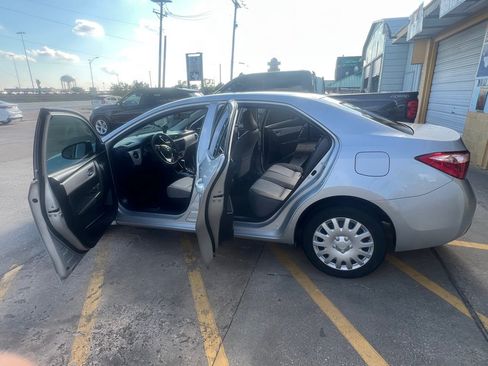 Used 2017 Toyota Corolla LE FWD image 10