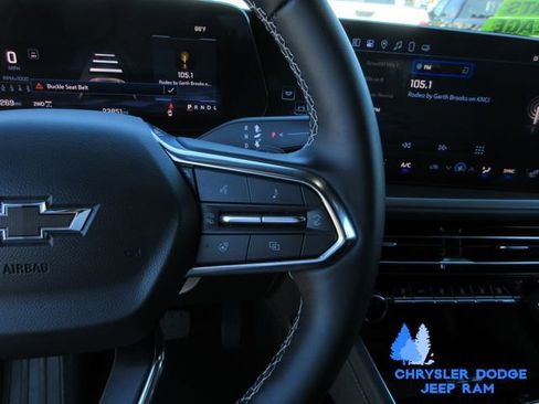 Used 2025 Chevrolet Traverse LT w/ Midnight/Sport Edition image 19