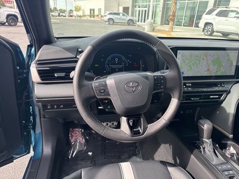 Used 2026 Toyota Camry SE w/ Multimedia Upgrade Package image 14