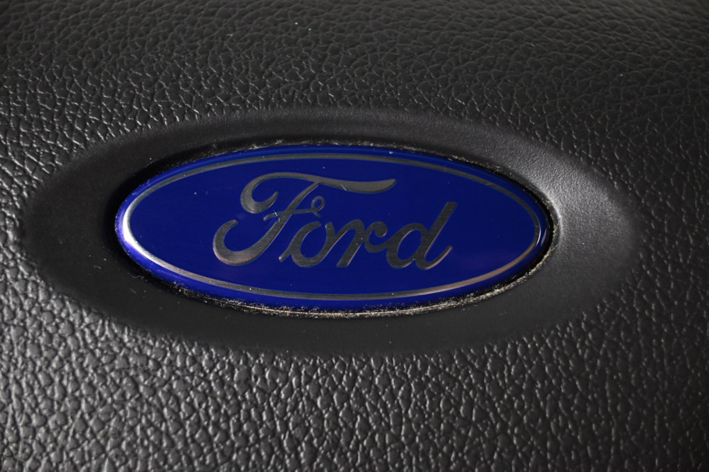 Used 2014 Ford Explorer XLT w/ Equipment Group 202A AWD/4WD image 37