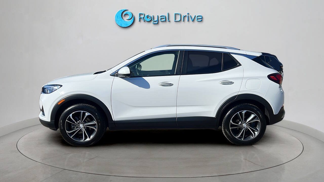 Used 2021 Buick Encore GX Select w/ Advanced Technology Package AWD/4WD image 2