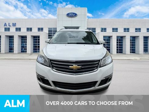 Used 2017 Chevrolet Traverse LT FWD image 2
