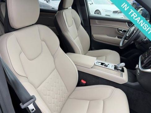 Used 2025 Volvo XC90 T8 Plus AWD/4WD image 2