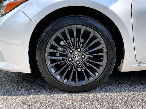 Used 2017 Toyota Avalon Touring FWD image 35