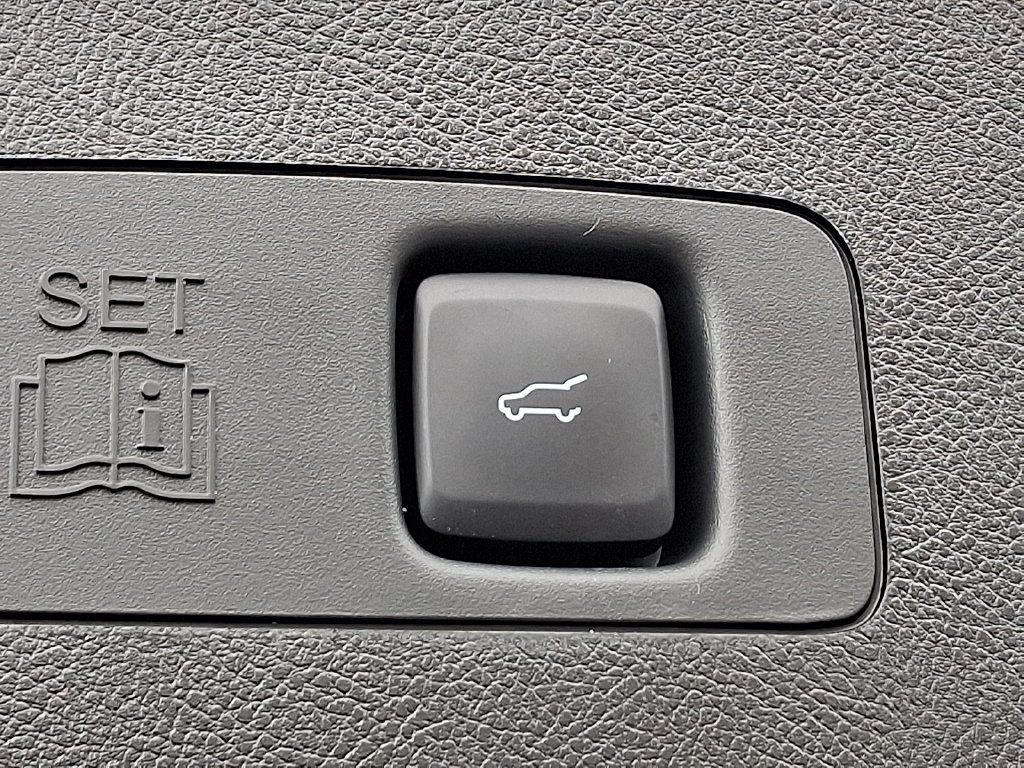 Used 2025 Lincoln Corsair FWD image 30