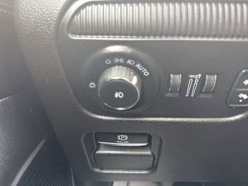 Certified 2024 Jeep Wagoneer 4WD image 25