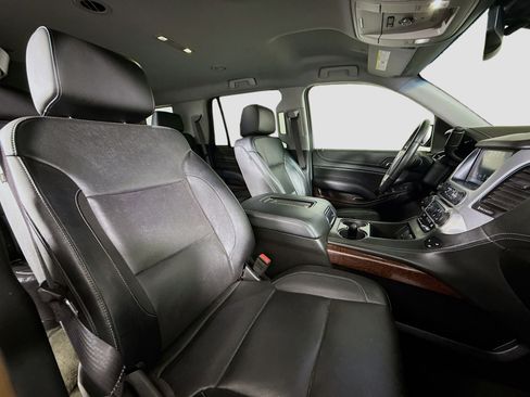 Used 2017 GMC Yukon SLT image 29