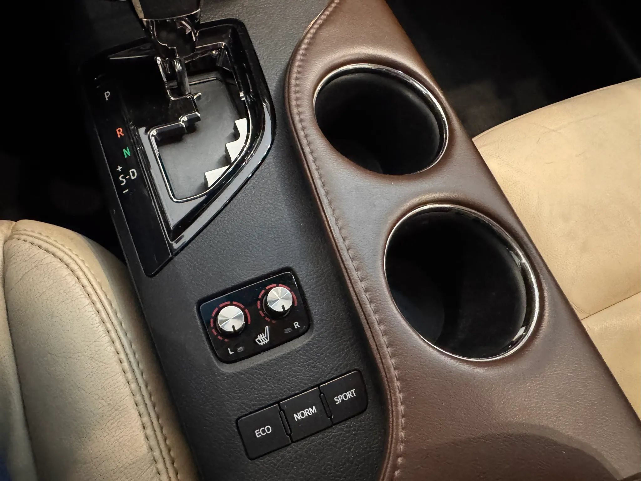 Used 2015 Toyota Avalon XLE FWD image 31