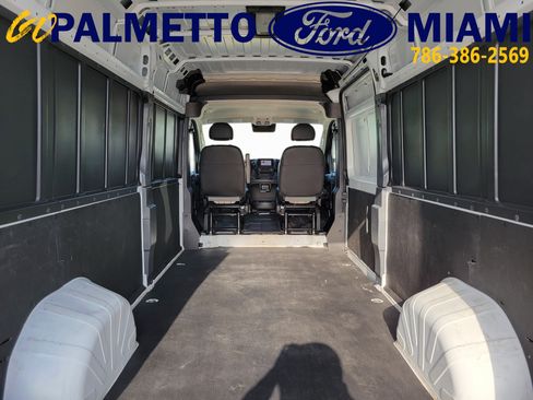 Used 2025 RAM ProMaster 2500 w/ Convenience Group FWD image 9