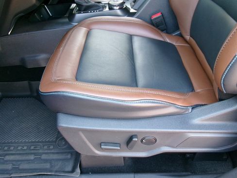 Used 2024 Ford Bronco Outer Banks AWD/4WD image 12