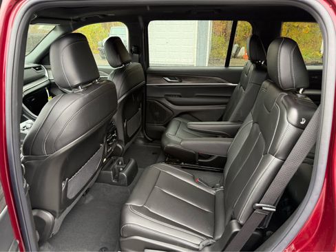 New 2025 Jeep Grand Cherokee L Limited image 13