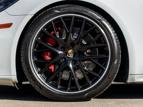 Used 2020 Porsche Panamera GTS image 59