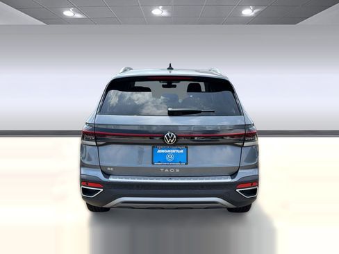 New 2026 Volkswagen Taos SE FWD image 10