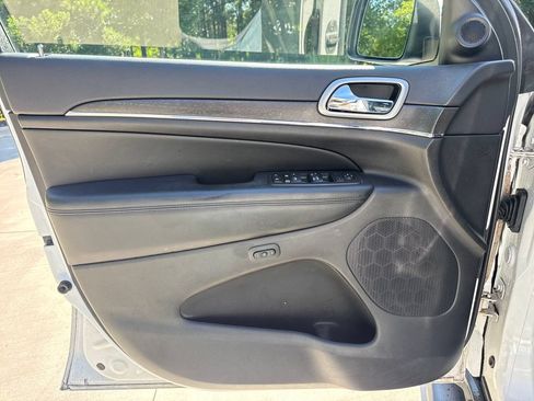 Used 2018 Jeep Grand Cherokee Limited RWD image 13