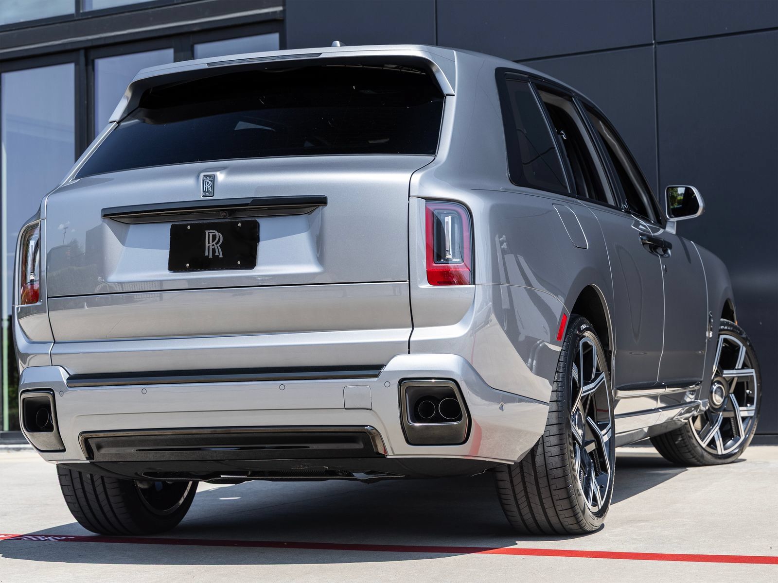 New 2027 Rolls-Royce Cullinan Black Badge AWD/4WD image 2