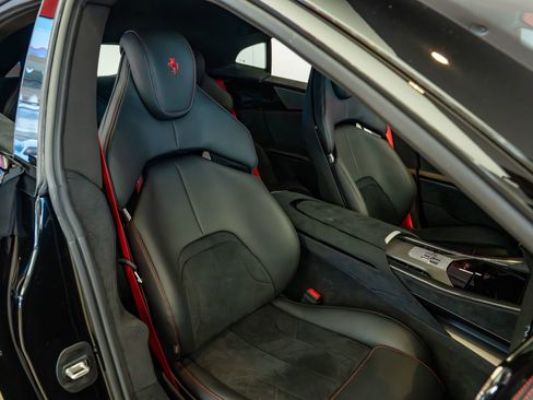 Used 2025 Ferrari Purosangue AWD/4WD image 23