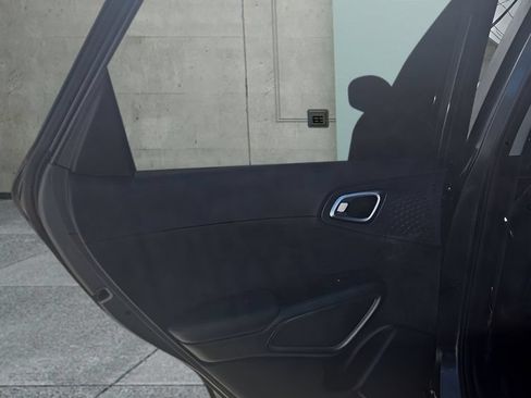 Used 2020 Kia Soul S FWD image 13