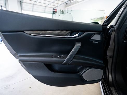 Used 2014 Maserati Quattroporte GTS RWD image 44