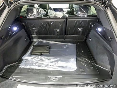New 2025 Cadillac Lyriq Sport w/ LPO, Floor Liner Package AWD/4WD image 18