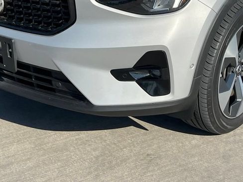 Used 2023 Volvo XC40 B5 Plus w/ Climate Package AWD/4WD image 9