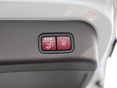 Used 2018 Mercedes-Benz GLE 350 4MATIC image 16