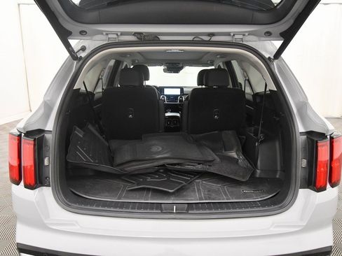 Certified 2023 Kia Sorento SX image 7