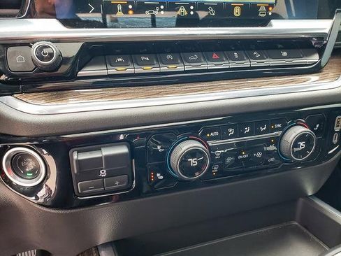 Used 2025 Chevrolet Silverado 1500 LT Trail Boss w/ LT Trail Boss Premium Package image 15