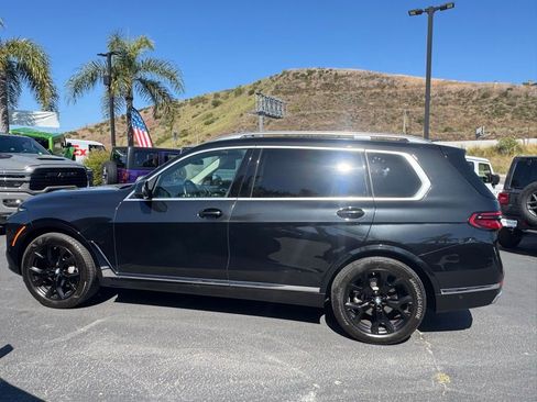 Used 2024 BMW X7 xDrive40i w/ Premium Package AWD/4WD image 2