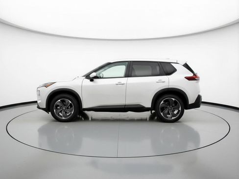 Used 2025 Nissan Rogue SV image 5