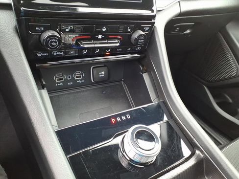 Certified 2024 Jeep Grand Cherokee L Altitude image 16