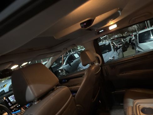 Used 2023 Honda Odyssey Touring image 5