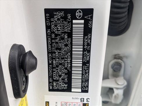 Used 2019 Toyota C-HR XLE FWD image 23