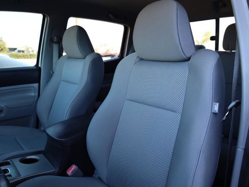 Used 2013 Toyota Tacoma 4x4 Double Cab w/ TRD Sport Pkg image 5