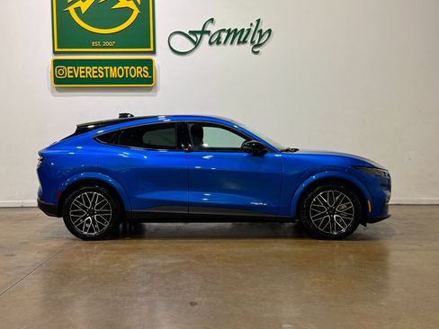 Used 2025 Ford Mustang Mach-E Premium image 3