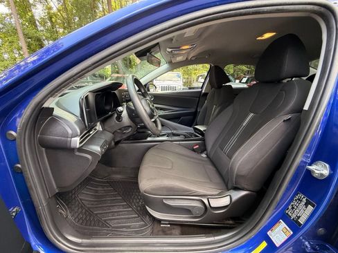 Used 2021 Hyundai Elantra SEL FWD image 16