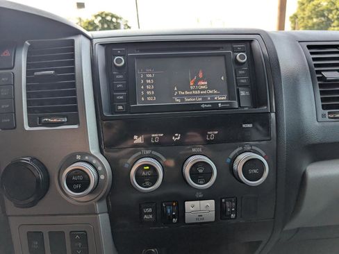 Used 2014 Toyota Sequoia Platinum RWD image 16