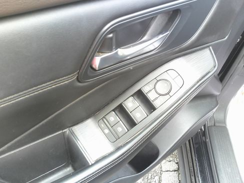 Used 2023 Nissan Rogue SV w/ SV Premium B Package image 18