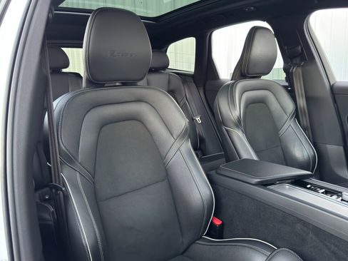 Used 2019 Volvo XC60 T5 R-Design w/ Protection Package image 35