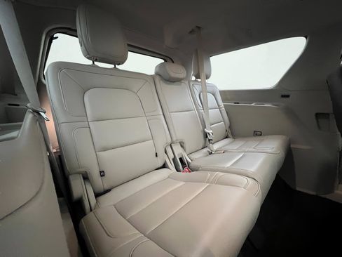 Used 2019 Lincoln Navigator L Reserve AWD/4WD image 29