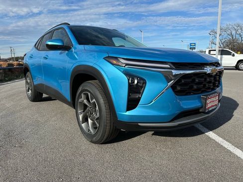 New 2026 Chevrolet Trax LT FWD image 4