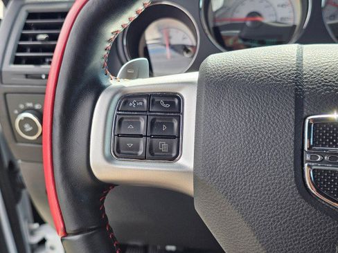 Used 2014 Dodge Challenger R/T image 30
