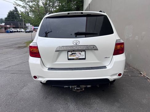 Used 2010 Toyota Highlander SE AWD/4WD image 5