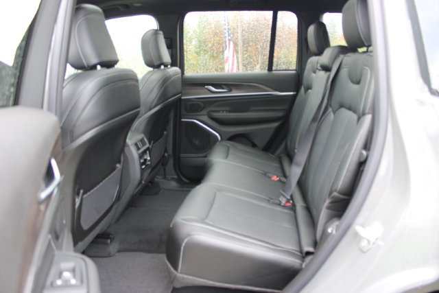 New 2027 Jeep Grand Cherokee Limited AWD/4WD image 41