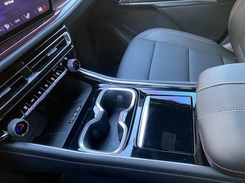 Used 2026 Chevrolet Traverse Z71 w/ Driver Confidence Package image 27